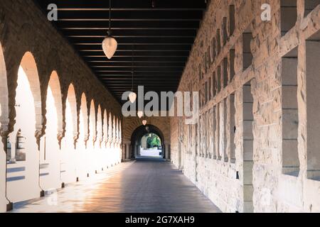 Chiostro vuoto al Main Quad presso la Stanford University, California, USA. Foto Stock