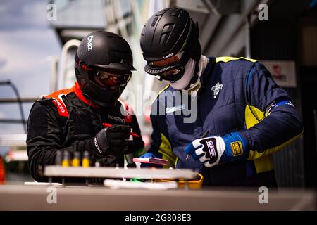 Monza, Italia. 16 luglio 2021. Meccanico Michelin, mecanicien durante la 6 ore di Monza, 3° round del Campionato Mondiale FIA Endurance 2021, FIA WEC, sull'Autodromo Nazionale di Monza, dal 16 al 18 luglio 2021 a Monza, Italia - Foto Joao Filipe / DPPI Credit: DPPI Media/Alamy Live News Foto Stock