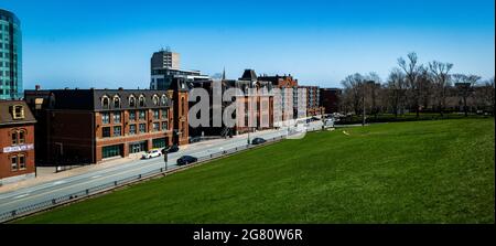 spaventosamente vicino strade vuote la prima estate del pandamic non un'anima in vista nel cuore del centro di halifax Foto Stock