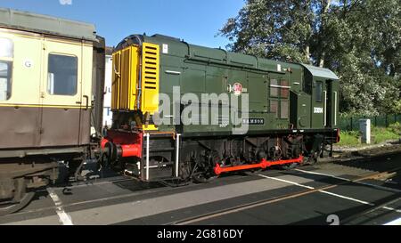 BR Classe 08 Diesel motore derivatore D3014 ' Sansone " al Sands strada incrocio ferroviario, Paignton, Devon, Inghilterra. Foto Stock