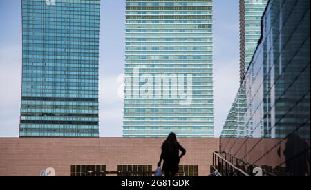 Grattacieli futuristici a Nur Sultan (Astana), la capitale del Kazakistan Foto Stock