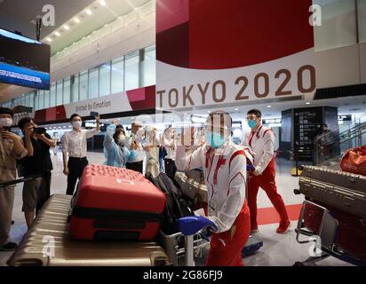 Tokyo, Giappone. 17 luglio 2021. Liu Shiwen della squadra cinese di ping-pong arriva all'aeroporto Narita di Tokyo, Giappone, il 17 luglio 2021. Alcuni membri della delegazione olimpica cinese sono arrivati a Tokyo sabato. Credit: CaO Can/Xinhua/Alamy Live News Foto Stock