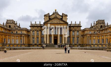 Blenheim Palace Grand Court, Oxfordshire, Regno Unito Foto Stock