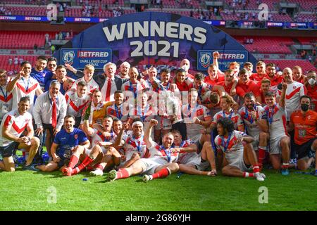 Londra, Regno Unito. 17 luglio 2021. I santi celebrano la vittoria a Londra, Regno Unito, il 17/07/2021. (Foto di Richard Long/ RL Photography/News Images/Sipa USA) Credit: Sipa USA/Alamy Live News Foto Stock