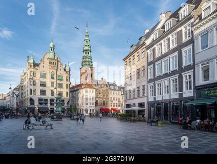 Stroget Street e piazza Amagertorv - Copenhagen, Danimarca Foto Stock