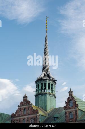 Borsen Famous spire - ex edificio della Borsa - Copenhagen, Danimarca Foto Stock