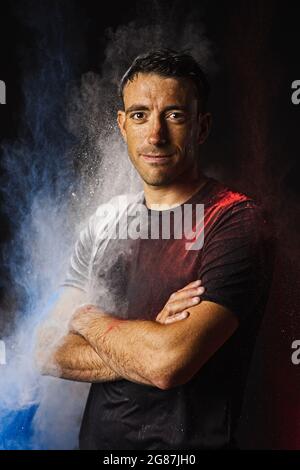 Quentin Delapierre, catégorie Nacra portrait, studio Équipe de France de voile Olympique, JO de Tokyo 2021, 15 Juin 2021, à Zecamp, Corrençon en Vercors, Francia - Foto Pierre Bouras / FFVoile/ DPPI Foto Stock