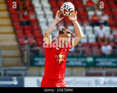 Leyton, Regno Unito. 17 luglio 2021. LONDRA, INGHILTERRA - LUGLIO 17: Craig Clay di Leyton Orient durante il JE3 Foundation Trophy tra Leyton Orient e Tottenham Hotspur al Breyer Group Stadium di Leyton, Regno Unito il 17 Luglio 2021 Credit: Action Foto Sport/Alamy Live News Foto Stock