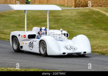 1966 Chaparral 2E può essere auto da corsa al Goodwood Festival of Speed 2013. Chaparral Cars è stato un team di auto da corsa americano e design di auto da corsa Foto Stock