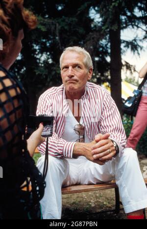 Paul Newman (1925-2008), attore e imprenditore americano, ritratto seduto, Westport, Connecticut, Stati Uniti, Bernard Gotfryd, agosto 1984 Foto Stock