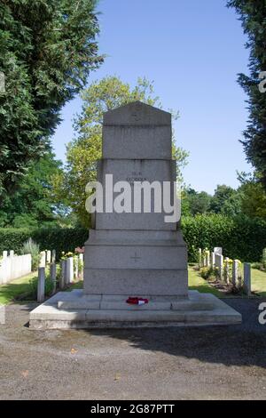 Cenotafio progettato da Sir Edwin Lutyens, monumento ai soldati sudafricani del cimitero di Richmond Foto Stock