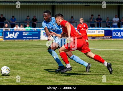 Il Warrington Rylands 1906 FC ha ospitato il Coventry City FC U23 nella terza partita di calcio pre-stagione della stagione 2021-2022 Foto Stock