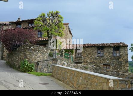 Centro storico di Molló nella regione di Ripolles, in provincia di Gerona Catalonia, Spagna Foto Stock