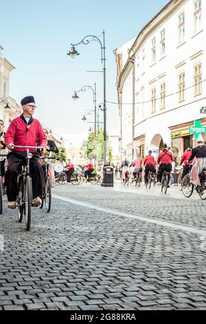 La città di Sibiu, Romania - 14 giugno 2019. Crescendo Opende banda di bicicletta da Paesi Bassi performanti a Sibiu il Festival Internazionale del Teatro da Sibiu, Foto Stock