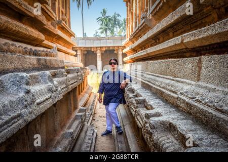 Hampi, Karnataka, India - 15 gennaio 2020 : la vista dell'antico tempio di Achyutaraya. Gruppo di rovine monumenti a Hampi è stato il centro del Vij indù Foto Stock
