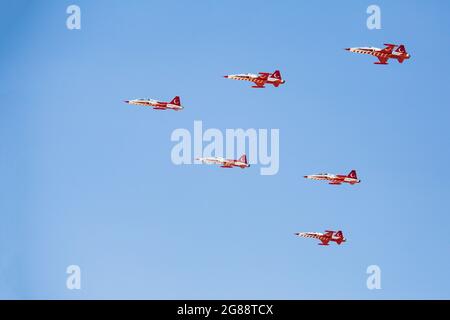 Konya, Turchia- 07 01 2021: Dimostrazioni di aerei da guerra durante l'esercizio con la partecipazione internazionale in Turchia con il nome di aquila Anatolia tr Foto Stock