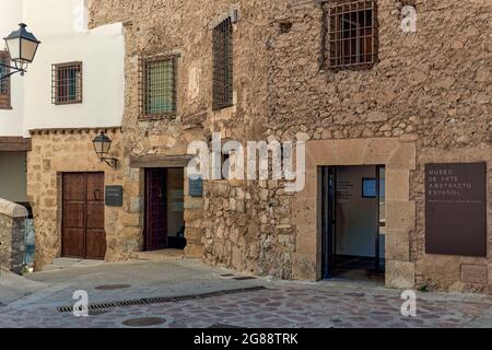 Casa Colgada o Hanging Houses, ora sede del Museo di Arte Astratta Spagnola, a la hoz del rio Huecar, Cuenca città, la Mancha Spagna Foto Stock