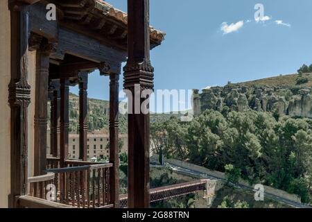 Casa Colgada o Hanging Houses, ora sede del Museo di Arte Astratta Spagnola, a la hoz del rio Huecar, Cuenca città, la Mancha Spagna Foto Stock