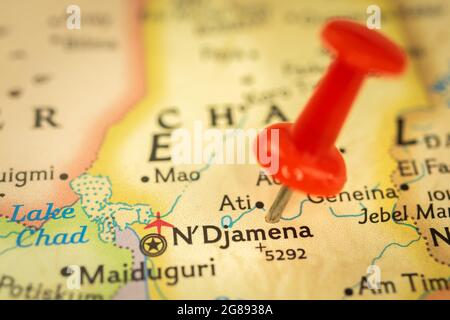 Location N'Djamena in Ciad, mappa con spilla closeup, viaggio e viaggio concept con marker, Africa Foto Stock