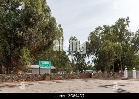 WILLOWMORE, SUDAFRICA - 21 APRILE 2021: Ingresso al parco caravan di Willowmore, nella provincia del Capo Orientale Foto Stock