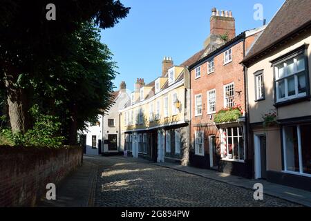 Alla ricerca della storica Elm Hill, Norwich, luogo del film Netflix "Jingle Jangle: Un viaggio di Natale" Foto Stock