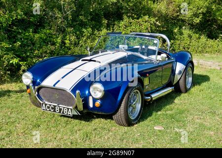 Longbridge Deverill, Wiltshire, UK - Luglio 31 2019: A 1987 3.5L V8 AC Shelby Cobra 427 Replica costruita da Pilgrim Motorsports Foto Stock