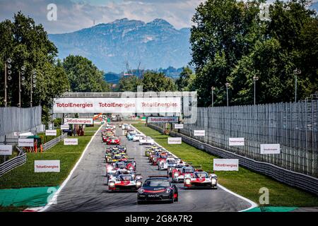 Monza, Italia. 18 luglio 2021. Inizio della gara, partenza, safety car, durante la 6 ore di Monza, 3° round del Campionato Mondiale FIA Endurance 2021, FIA WEC, sull'Autodromo Nazionale di Monza, dal 16 al 18 luglio 2021 a Monza, Italia - Foto Paulo Maria/DPPI Credit: DPPI Media/Alamy Live News Foto Stock