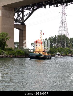 Theodore Too Tugboat arriva al porto di Hamilton. Hamilton, Ontario, Canada. Foto Stock