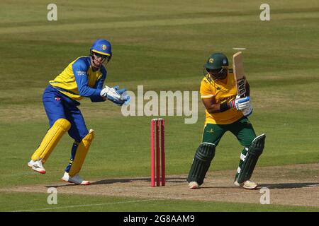 NOTTINGHAM, REGNO UNITO. 18 LUGLIO Samit Patel di Nottinghamshire pipistrelli durante la partita Vitality Blast T20 tra Nottinghamshire e Durham a Trent Bridge, Nottingham, domenica 18 luglio 2021. (Credit: Will Matthews | MI News) Credit: MI News & Sport /Alamy Live News Foto Stock