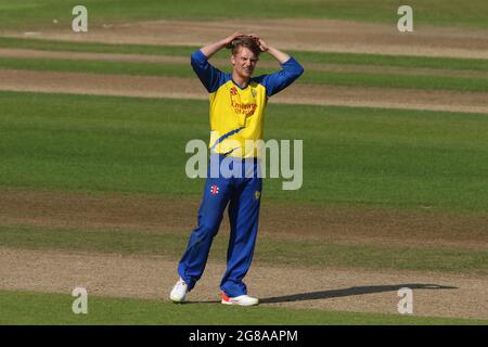 NOTTINGHAM, REGNO UNITO. 18 LUGLIO Scott Borthwick di Durham reagisce durante la partita Vitality Blast T20 tra Nottinghamshire e Durham a Trent Bridge, Nottingham, domenica 18 luglio 2021. (Credit: Will Matthews | MI News) Credit: MI News & Sport /Alamy Live News Foto Stock