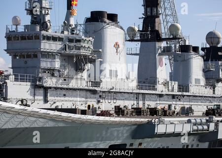 HMS Illustrious si prepara a smantellare Portsmouth Foto Stock