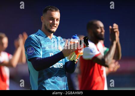 ROTTERDAM, PAESI BASSI - LUGLIO 17: Portiere Justin Bijlow di Feyenoord durante la partita pre-stagione tra Feyenoord e SV Werder Bremen allo Stadion Feijenoord De Kuip il 17 luglio 2021 a Rotterdam, Paesi Bassi (Foto di Yannick Verhoeven/Orange Pictures) Foto Stock