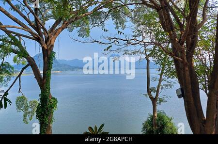 Waduk Jatiluhur Dam, Purwakarta, Giava Occidentale, Indonesia Foto Stock