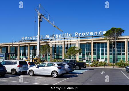 MARSIGLIA, FRANCIA -29 GIU 2021- Vista dell'aeroporto Marseille Provence (MRS) a Marignane Bouches-du-Rhone, Francia. Foto Stock