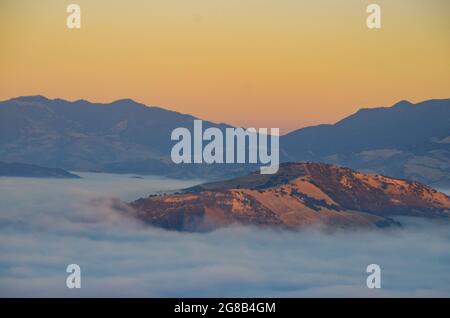 Santa Barbara Backcountry Fog e Meteo Foto Stock