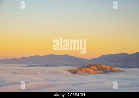 Santa Barbara Backcountry Fog e Meteo Foto Stock