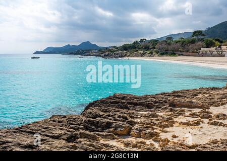 Bella foto della spiaggia di Cala Radjada a maiorca, Spagna Foto Stock