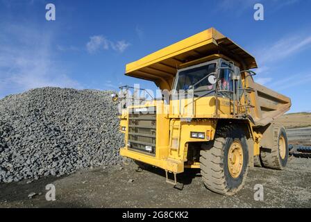 Dumper rigido Komatsu HD465 in cava in Inghilterra. Foto Stock