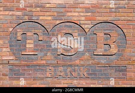 Logo TSB Trustee Savings Bank su Brick Wall Foto Stock