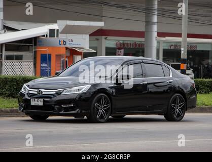 Chiangmai, Thailandia - Giugno 29 2021: Auto privata Honda ACCORD. Sulla strada n. 1001 8 km dalla Chiangmai Business Area. Foto Stock