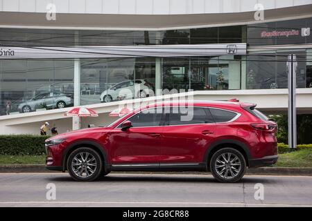 Chiangmai, Thailandia - Giugno 29 2021: Auto privata, Mazda CX-8. Sulla strada n. 1001, a 8 km dalla Chiangmai Business Area. Foto Stock