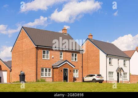Staccata nuova costruzione casa nel nuovo Stortford Fields Housing sviluppo. Bishop's Stortford, Hertfordshire. REGNO UNITO Foto Stock