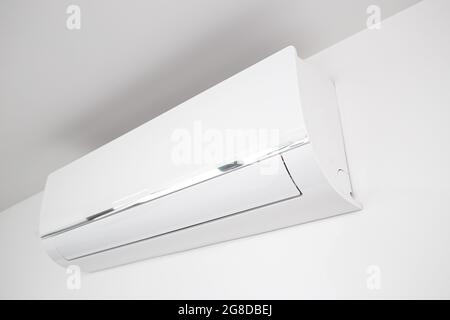 Impianto di climatizzazione per uso domestico montato a parete Foto Stock