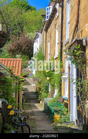 Cottage a Robin Hoods Bay, North Yorkshire, North Yorks Moors National Park, Inghilterra, Regno Unito. Foto Stock