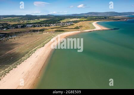 Vista aerea dal drone di Dornoch Beach a Sutherland, Scozia, Regno Unito Foto Stock