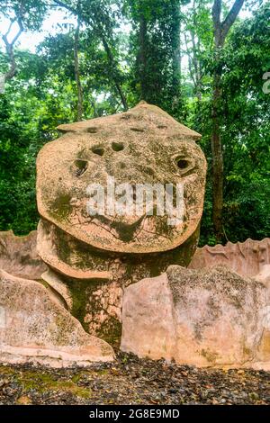 Vodoo scultpures nel sito UNESCO Osun-Osogbo Sacred Grove, Osun state, Nigeria Foto Stock