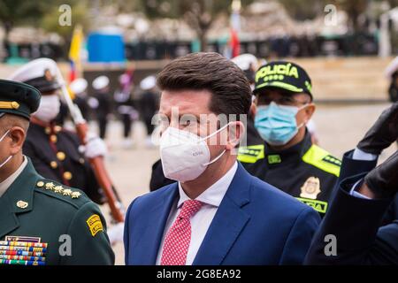 Bogotà, Colombia. 19 luglio 2021. Il ministro della difesa colombiano Diego Molano durante un evento commemorativo per servire l'onore all'esercito e alla polizia nel giorno dell'eroe della nazione colombiana (Heroe de la Nacion Colombiana) a Bogotà, Colombia, il 19 luglio 2021. Credit: Long Visual Press/Alamy Live News Foto Stock