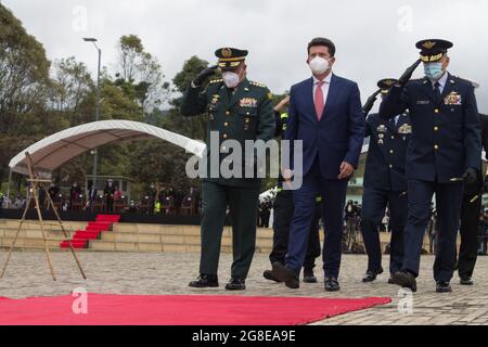 Bogotà, Colombia. 19 luglio 2021. Il ministro della difesa colombiano Diego Molano durante un evento commemorativo per servire l'onore all'esercito e alla polizia nel giorno dell'eroe della nazione colombiana (Heroe de la Nacion Colombiana) a Bogotà, Colombia, il 19 luglio 2021. Credit: Long Visual Press/Alamy Live News Foto Stock