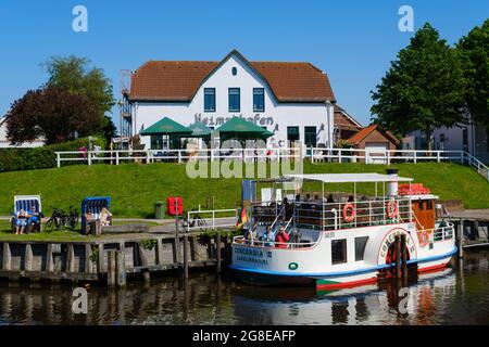 Piroscafo a pale Concordia II nel porto dei musei di Carolinensiel, Frisia orientale, bassa Sassonia, Germania Foto Stock