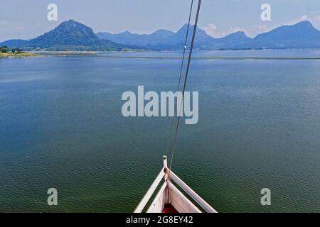 Waduk Jatiluhur Dam, Purwakarta, Giava Occidentale, Indonesia Foto Stock